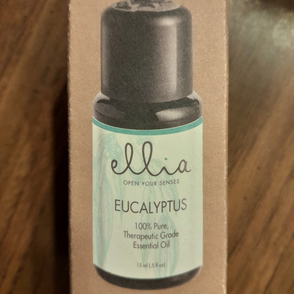 Essential oil - Picture 2 of 2